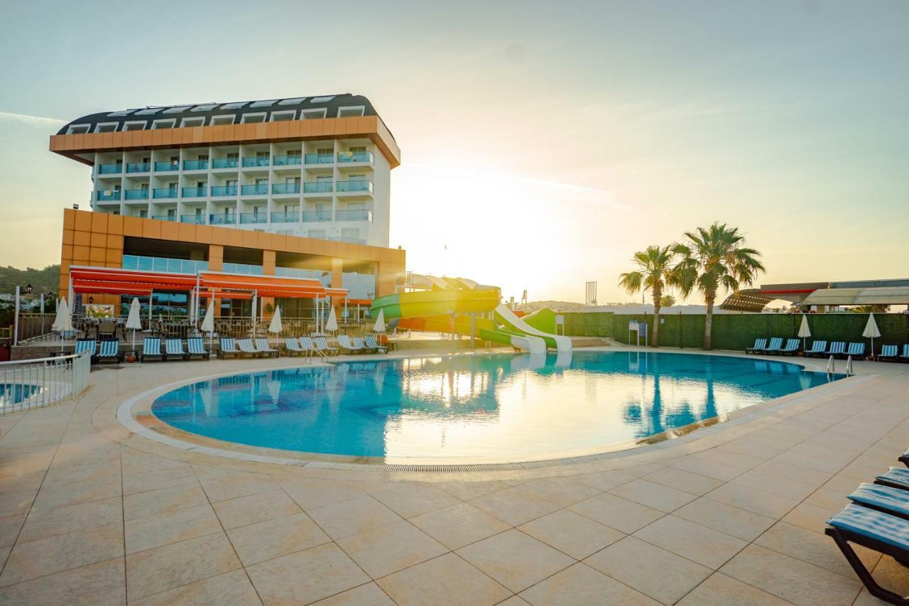 Throne Beach Resort & Spa Side Eksteriør billede