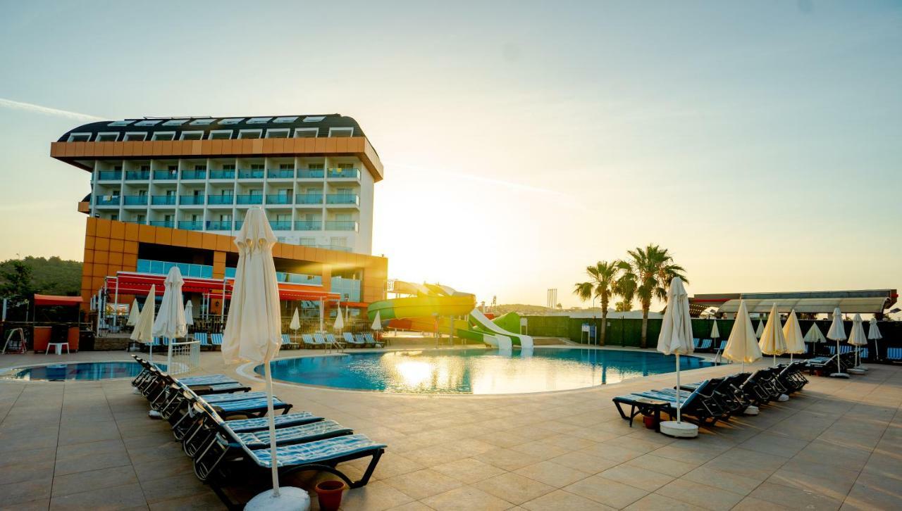 Throne Beach Resort & Spa Side Eksteriør billede