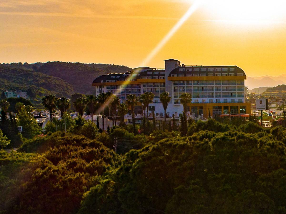 Throne Beach Resort & Spa Side Eksteriør billede